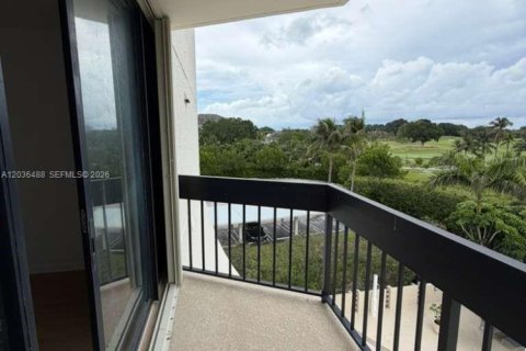 Condo in West Palm Beach, Florida, 2 bedrooms  № 2176439 - photo 3