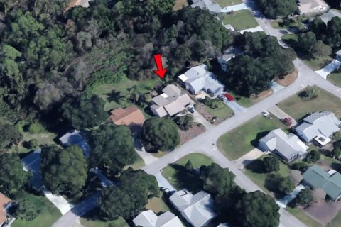 House in Leesburg, Florida 2 bedrooms, 161.28 sq.m. № 1902131 - photo 1
