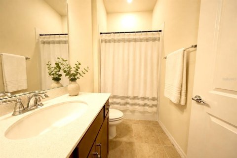 House in Orlando, Florida 4 bedrooms, 216.83 sq.m. № 2206958 - photo 15