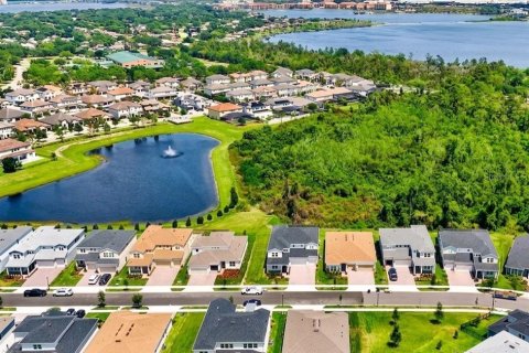 House in Orlando, Florida 4 bedrooms, 216.83 sq.m. № 2206958 - photo 21