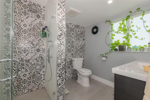 Condo in Miami, Florida, 2 bedrooms  № 1850735 - photo 20