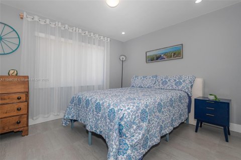 Condo in Miami, Florida, 2 bedrooms  № 1850735 - photo 13