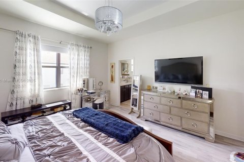 Adosado en venta en Miami, Florida, 3 dormitorios, 180.04 m2 № 1934019 - foto 19