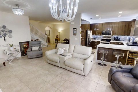 Adosado en venta en Miami, Florida, 3 dormitorios, 180.04 m2 № 1934019 - foto 8