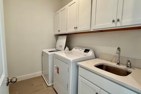 Townhouse in Winter Garden, Florida 3 bedrooms, 152.73 sq.m. № 1914042 - photo 18