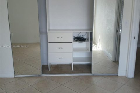 Снять в аренду виллу или дом в Маргит, Флорида 2 спальни, 109.25м2, № 2082709 - фото 23