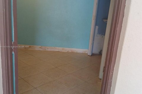 Снять в аренду виллу или дом в Маргит, Флорида 2 спальни, 109.25м2, № 2082709 - фото 26