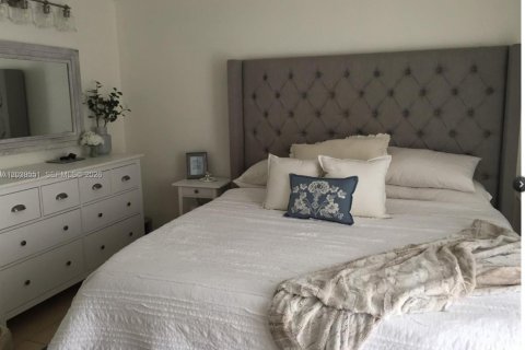 Touwnhouse à louer à Miami, Floride: 2 chambres, 103.96 m2 № 2089448 - photo 18