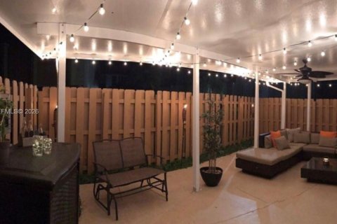 Touwnhouse à louer à Miami, Floride: 2 chambres, 103.96 m2 № 2089448 - photo 23