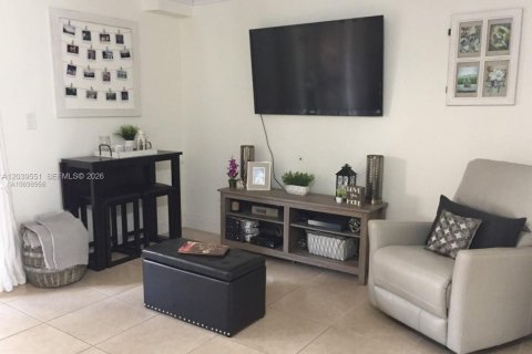 Touwnhouse à louer à Miami, Floride: 2 chambres, 103.96 m2 № 2089448 - photo 8