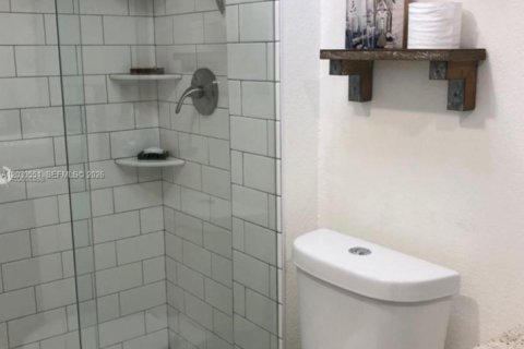 Touwnhouse à louer à Miami, Floride: 2 chambres, 103.96 m2 № 2089448 - photo 22