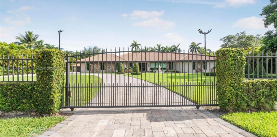 Villa ou maison à Miami, Floride 6 chambres, 363.34 m2 № 1874208