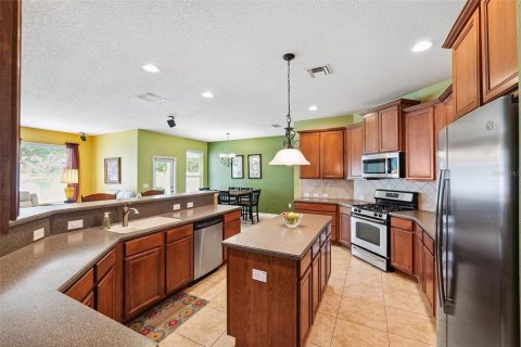 House in Riverview, Florida 3 bedrooms, 246.47 sq.m. № 1815305 - photo 12