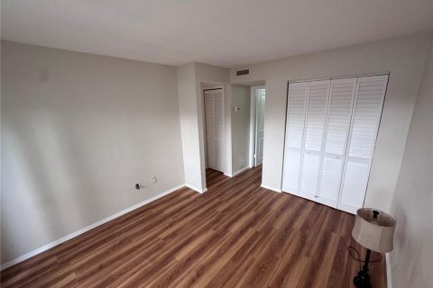 Condo in Sarasota, Florida, 1 bedroom  № 2398872 - photo 10