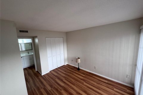 Condo in Sarasota, Florida, 1 bedroom  № 2398872 - photo 9