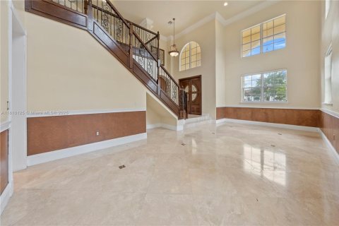 Villa ou maison à vendre à Miami, Floride: 4 chambres, 380.25 m2 № 1752927 - photo 10