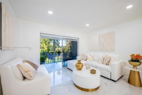 Copropriété à vendre à Pembroke Pines, Floride: 2 chambres, 108.7 m2 № 1763203 - photo 11