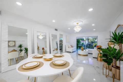 Copropriété à vendre à Pembroke Pines, Floride: 2 chambres, 108.7 m2 № 1763203 - photo 13