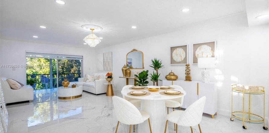 Condo à Pembroke Pines, Floride, 2 chambres  № 1763203