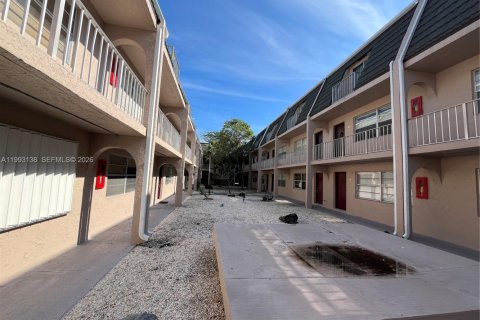 Copropriété à louer à Deerfield Beach, Floride: 1 chambre, 66.89 m2 № 2055533 - photo 12