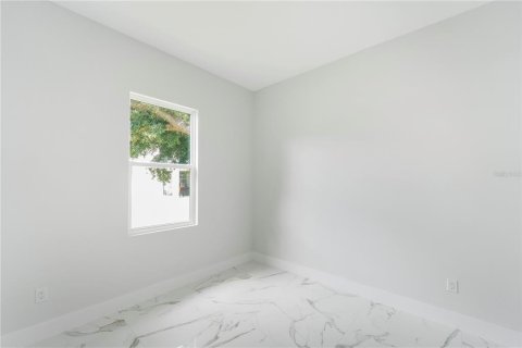 Casa en venta en Tampa, Florida, 4 dormitorios, 221.48 m2 № 2337345 - foto 24