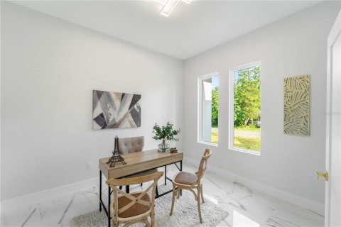 Casa en venta en Tampa, Florida, 4 dormitorios, 221.48 m2 № 2337345 - foto 10