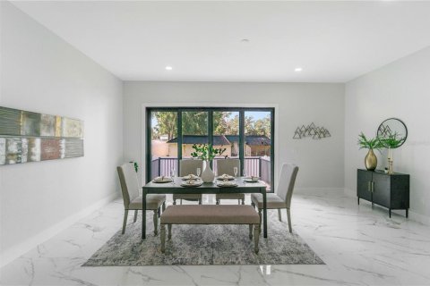 Casa en venta en Tampa, Florida, 4 dormitorios, 221.48 m2 № 2337345 - foto 20