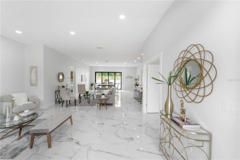 Casa en venta en Tampa, Florida, 4 dormitorios, 221.48 m2 № 2337345 - foto 6