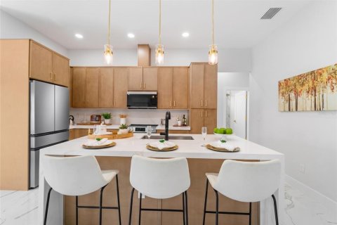 Casa en venta en Tampa, Florida, 4 dormitorios, 221.48 m2 № 2337345 - foto 17