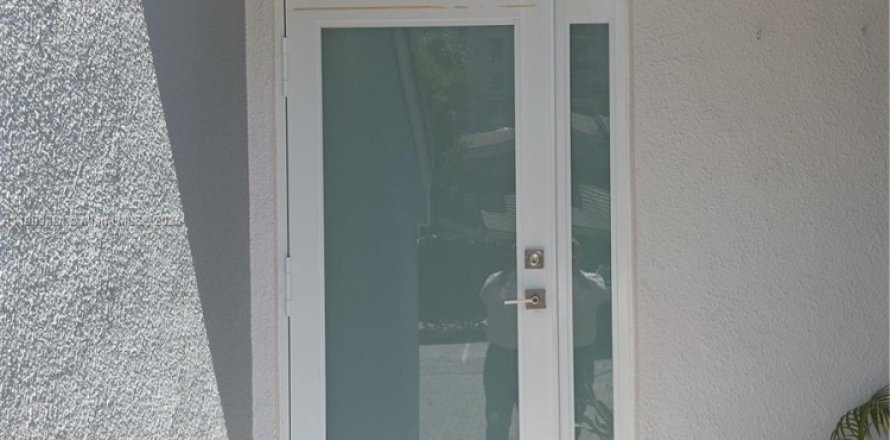 Таунхаус в Санни-Айлс-Бич, Флорида 3 спальни, 210.42м2 № 2016423