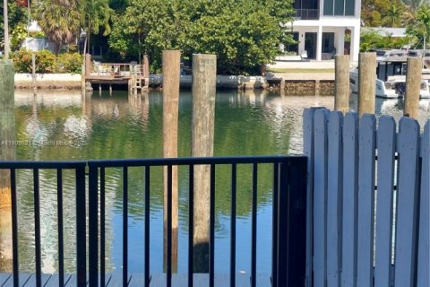 Купить таунхаус в Санни-Айлс-Бич, Флорида 3 спальни, 210.42м2, № 2016423 - фото 4