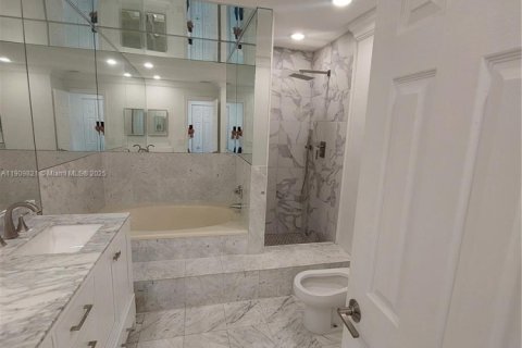 Купить таунхаус в Санни-Айлс-Бич, Флорида 3 спальни, 210.42м2, № 2016423 - фото 7