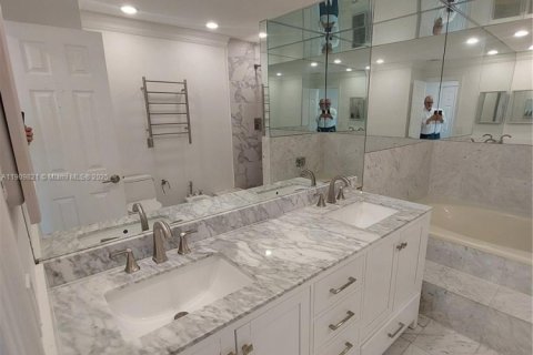 Купить таунхаус в Санни-Айлс-Бич, Флорида 3 спальни, 210.42м2, № 2016423 - фото 6