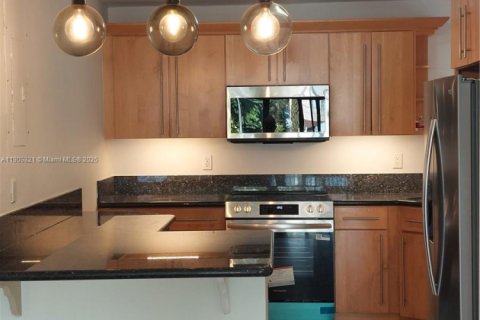 Купить таунхаус в Санни-Айлс-Бич, Флорида 3 спальни, 210.42м2, № 2016423 - фото 5