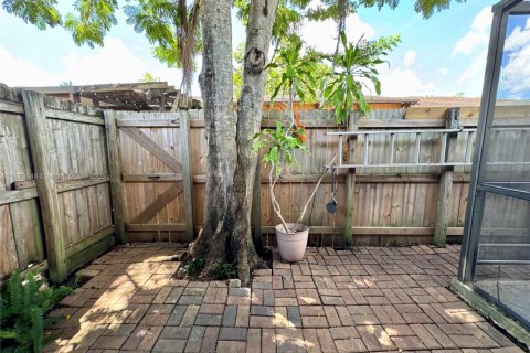 Adosado en venta en Miami, Florida, 2 dormitorios, 113.53 m2 № 1920232 - foto 29