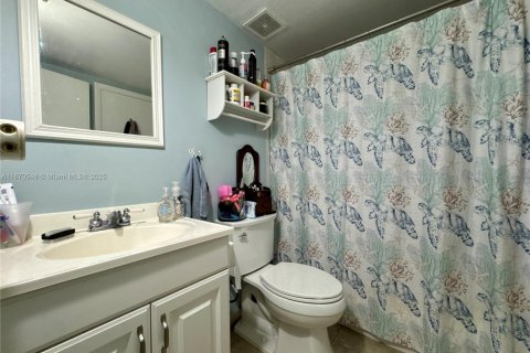 Adosado en venta en Miami, Florida, 2 dormitorios, 113.53 m2 № 1920232 - foto 16