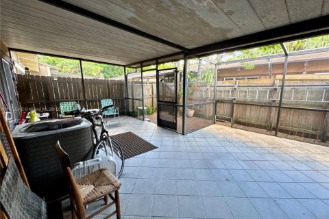 Adosado en venta en Miami, Florida, 2 dormitorios, 113.53 m2 № 1920232 - foto 26