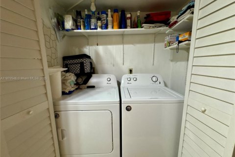 Adosado en venta en Miami, Florida, 2 dormitorios, 113.53 m2 № 1920232 - foto 23