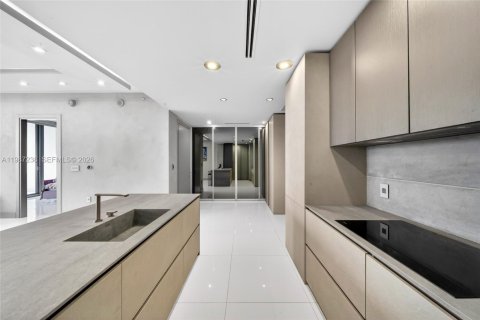 Copropriété à vendre à Miami, Floride: 2 chambres, 114.92 m2 № 2091388 - photo 18