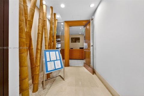 Copropriété à vendre à Miami, Floride: 2 chambres, 114.92 m2 № 2091388 - photo 9