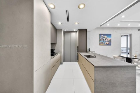 Copropriété à vendre à Miami, Floride: 2 chambres, 114.92 m2 № 2091388 - photo 17
