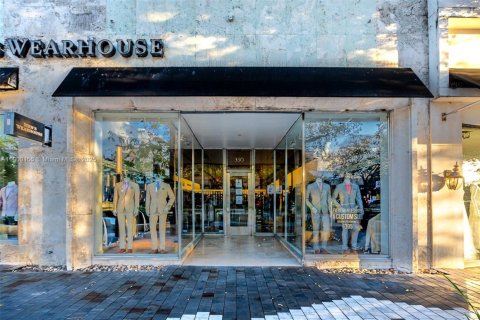 Commercial property in Coral Gables, Florida № 2158456 - photo 2