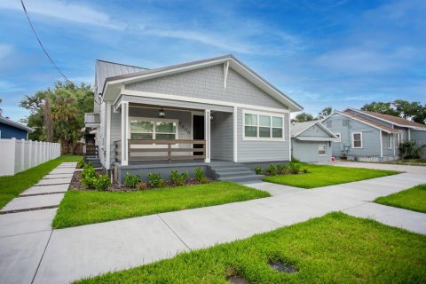 Duplex in Tampa, Florida 4 bedrooms, 201.41 sq.m. № 1866131 - photo 1