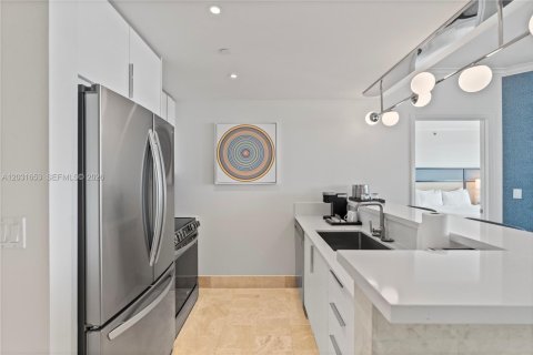 Condominio en venta en Miami Beach, Florida, 1 dormitorio, 93.09 m2 № 2154907 - foto 11