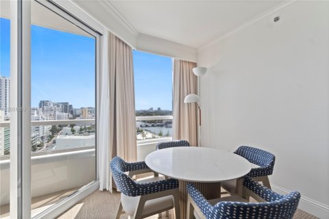 Condominio en venta en Miami Beach, Florida, 1 dormitorio, 93.09 m2 № 2154907 - foto 9