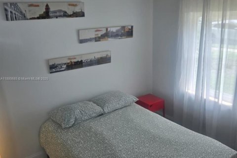 Immobilier commercial à louer à North Miami, Floride: 1 chambre, 215.16 m2 № 1921923 - photo 11