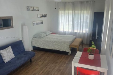 Immobilier commercial à louer à North Miami, Floride: 1 chambre, 215.16 m2 № 1921923 - photo 8