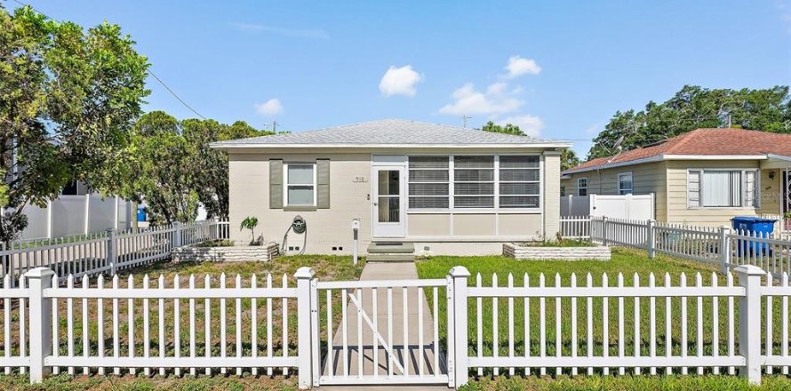Casa en Saint Petersburg, Florida 3 dormitorios, 138.42 m2 № 1766218