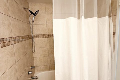 Copropriété à louer à Hollywood, Floride: 1 chambre, 78.69 m2 № 2046315 - photo 20