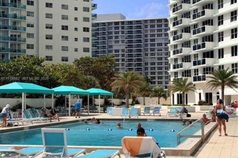 Copropriété à louer à Hollywood, Floride: 1 chambre, 78.69 m2 № 2046315 - photo 29